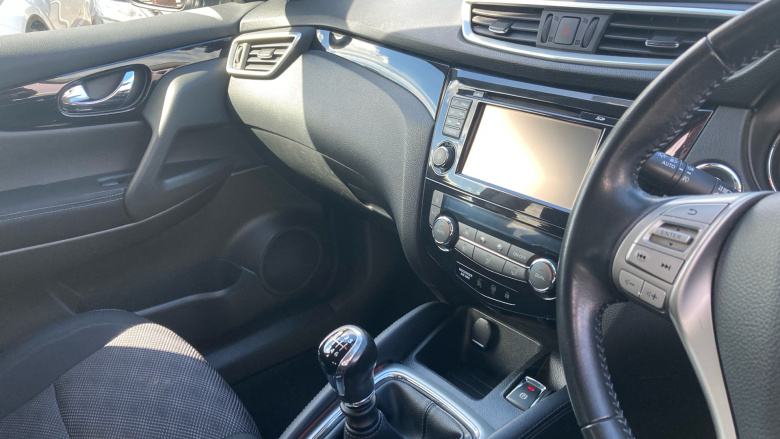 Nissan Qashqai 1.5 dCi N-Connecta 5dr Diesel Hatchback